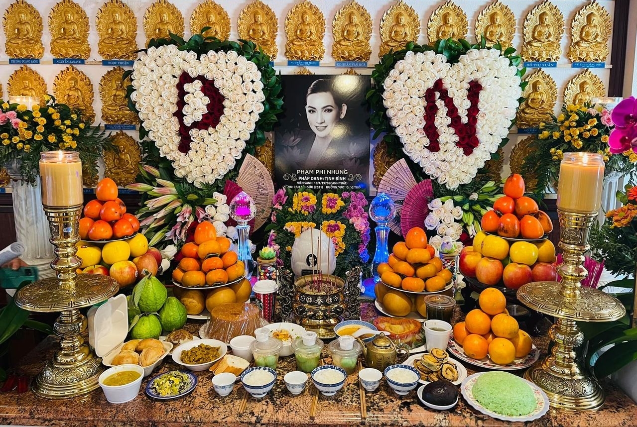 le cung 49 ngay co ca si phi nhung wendy pham khoc nuc no dan nghe si noi tieng co mat 1 le cung 49 ngay co ca si phi nhung wendy pham khoc nuc no dan nghe si noi tieng co mat 1