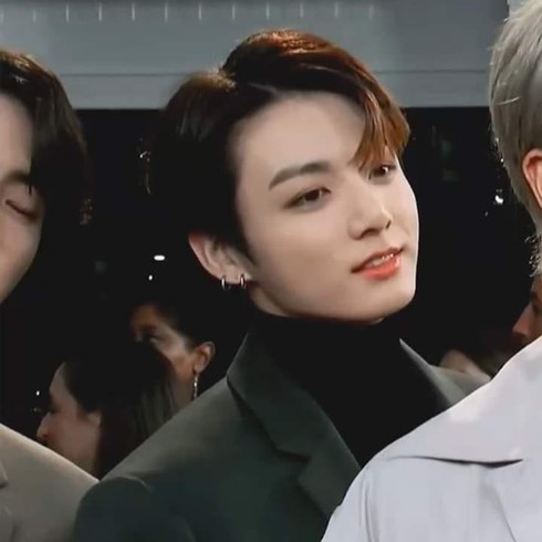 jungkook bts khien fan dung ngoi khong yen voi loat khoanh khac huyen thoai tai le trao giai1 jungkook bts khien fan dung ngoi khong yen voi loat khoanh khac huyen thoai tai le trao giai1