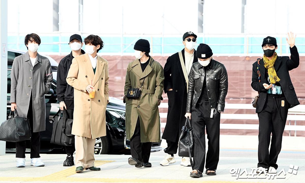 jungkook bts khien fan dung ngoi khong yen voi loat khoanh khac huyen thoai tai le trao giai15 jungkook bts khien fan dung ngoi khong yen voi loat khoanh khac huyen thoai tai le trao giai15