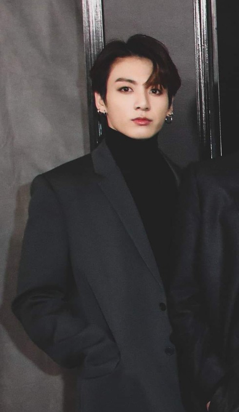 jungkook bts khien fan dung ngoi khong yen voi loat khoanh khac huyen thoai tai le trao giai2 jungkook bts khien fan dung ngoi khong yen voi loat khoanh khac huyen thoai tai le trao giai2