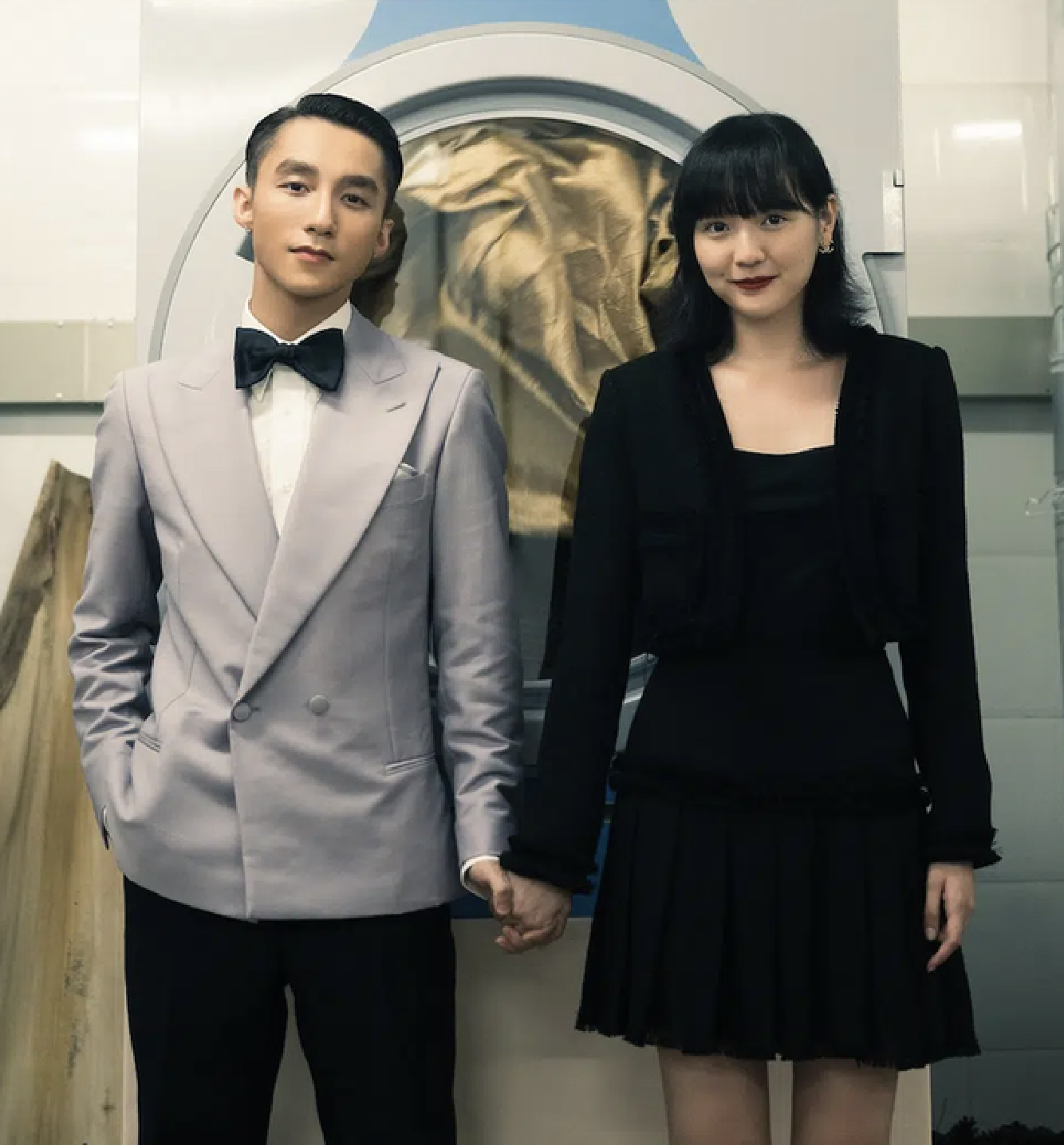 hai tu khoe nhan sac van nguoi me trong clip moi dan mang tiep tuc soi chi tiet dung do doi voi son tung4