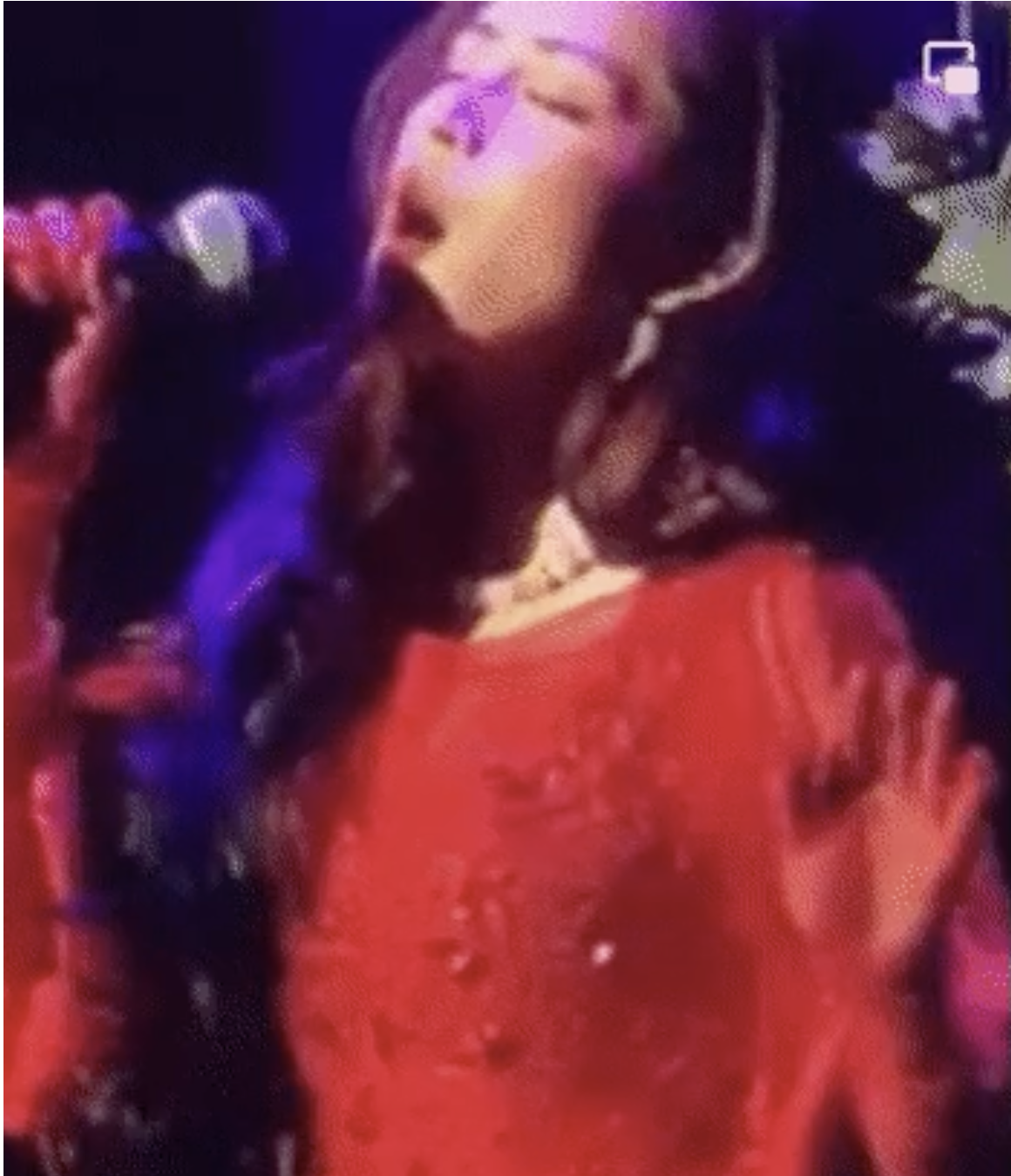 chi pu lan dau hat live o my dien trang phuc do boc lua khoe than thai ngut troi 3 chi pu lan dau hat live o my dien trang phuc do boc lua khoe than thai ngut troi 3