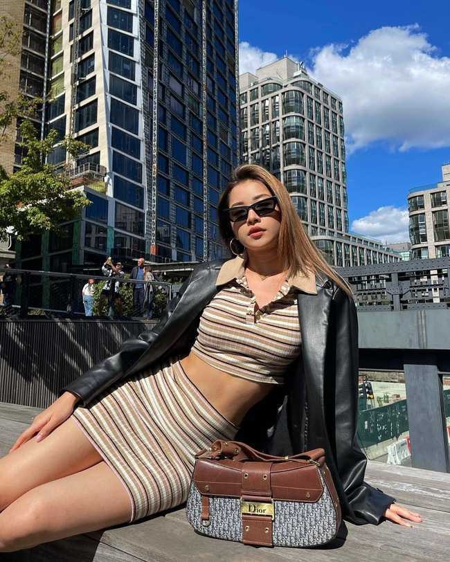 chi pu lan dau hat live o my dien trang phuc do boc lua khoe than thai ngut troi 5 chi pu lan dau hat live o my dien trang phuc do boc lua khoe than thai ngut troi 5