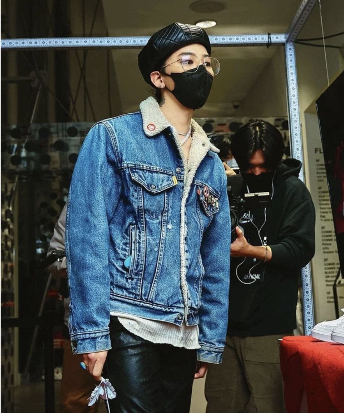 g dragon gay bao mang xa hoi tai su kien di ban giay cung khien ca khu pho nao loan1 g dragon gay bao mang xa hoi tai su kien di ban giay cung khien ca khu pho nao loan1