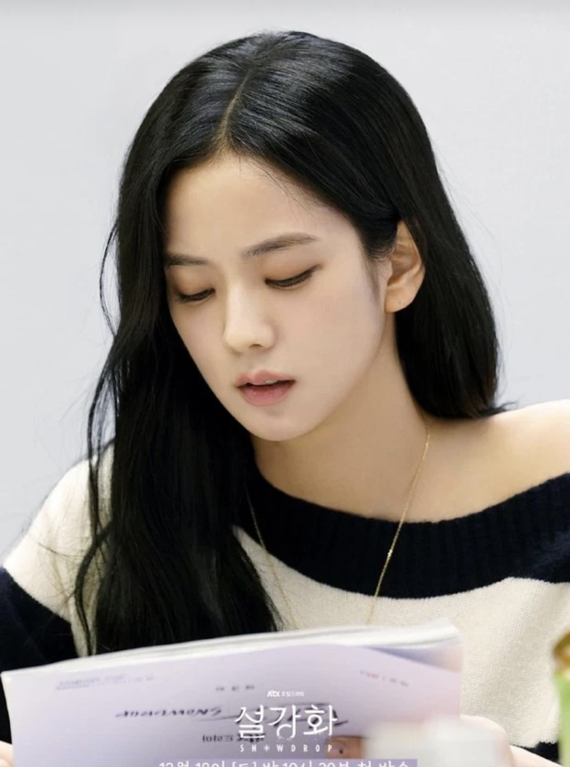 jisoo blackpink khoe ve dep khong goc chet trong buoi doc kich ban snowdrop tinh tu ben jung hae in14 jisoo blackpink khoe ve dep khong goc chet trong buoi doc kich ban snowdrop tinh tu ben jung hae in14