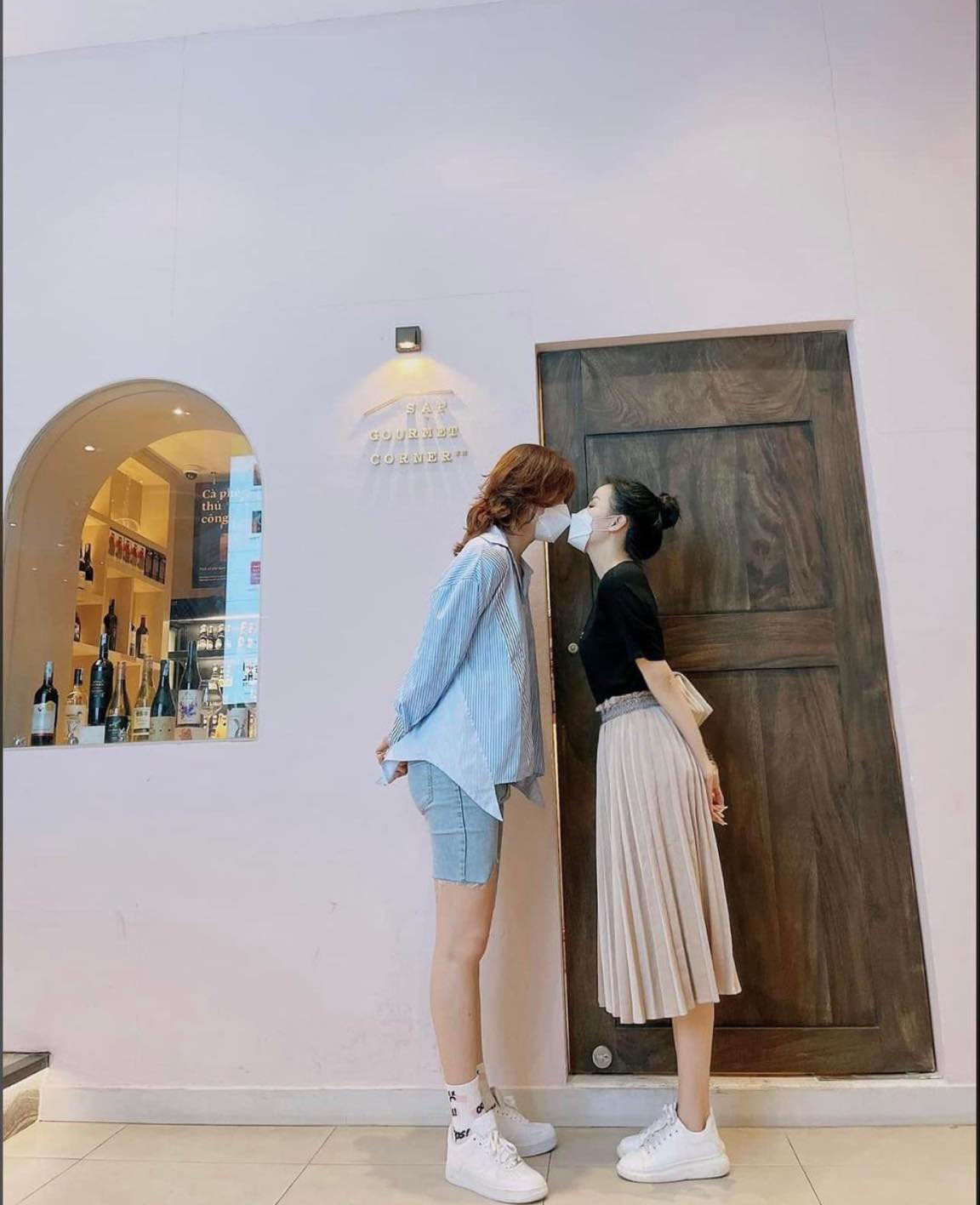 tran duc bo gay bao khi tung anh voi ban gai khong ngan ngai hanh dong nhay cam1 tran duc bo gay bao khi tung anh voi ban gai khong ngan ngai hanh dong nhay cam1