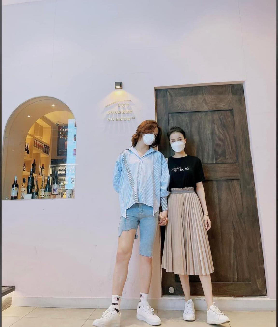 tran duc bo gay bao khi tung anh voi ban gai khong ngan ngai hanh dong nhay cam2 tran duc bo gay bao khi tung anh voi ban gai khong ngan ngai hanh dong nhay cam2