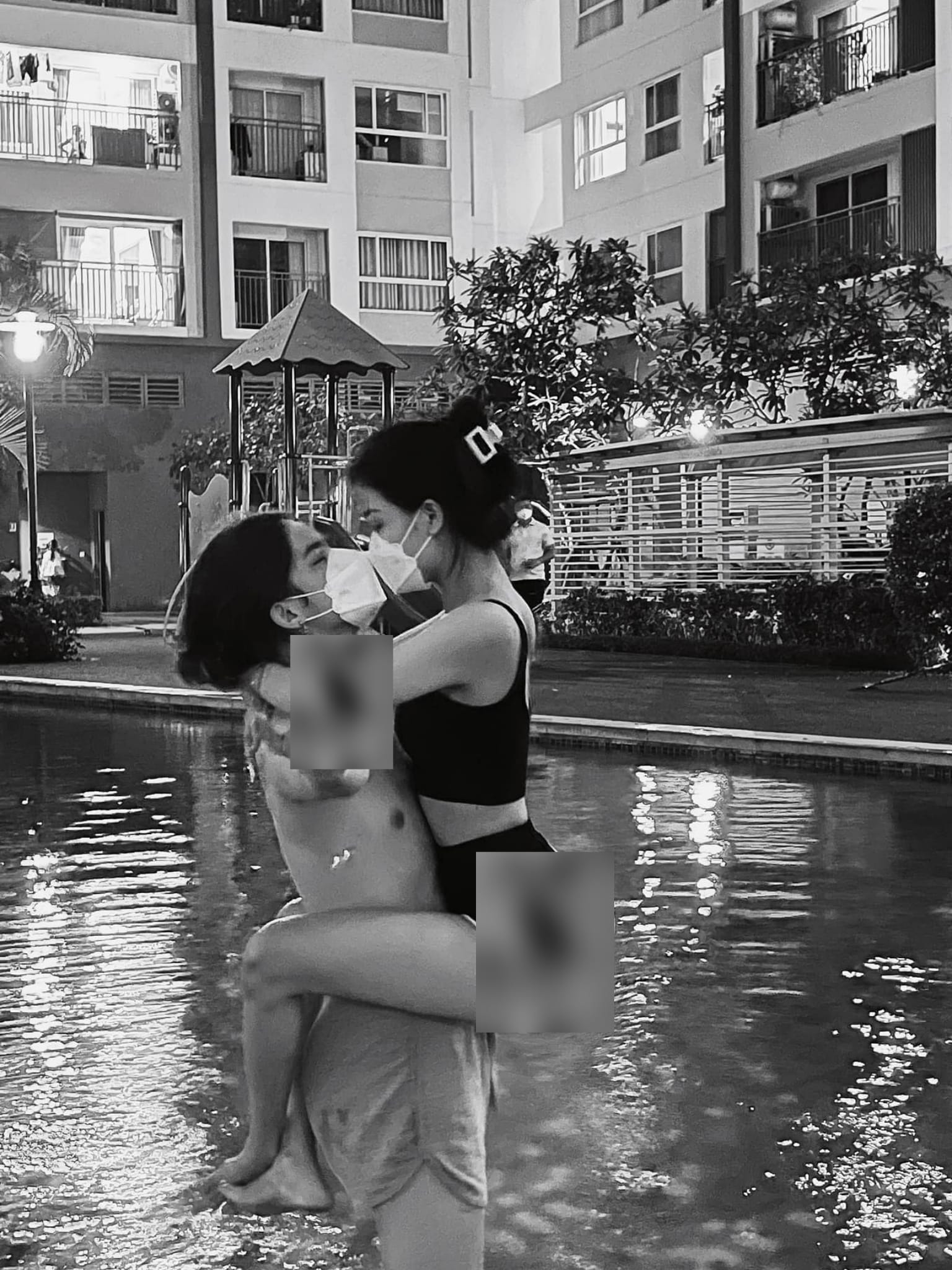 tran duc bo gay bao khi tung anh voi ban gai khong ngan ngai hanh dong nhay cam3 tran duc bo gay bao khi tung anh voi ban gai khong ngan ngai hanh dong nhay cam3