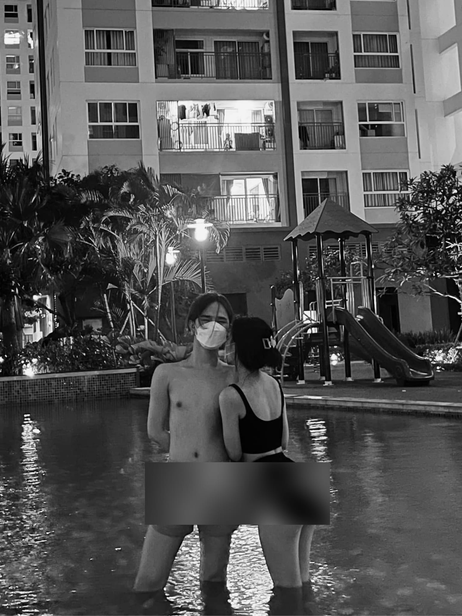tran duc bo gay bao khi tung anh voi ban gai khong ngan ngai hanh dong nhay cam4 tran duc bo gay bao khi tung anh voi ban gai khong ngan ngai hanh dong nhay cam4