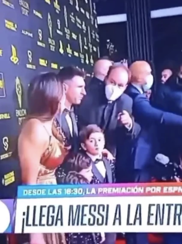 ba xa bi yeu cau roi di messi to thai do voi ban to chuc gala qua bong vang2 ba xa bi yeu cau roi di messi to thai do voi ban to chuc gala qua bong vang2