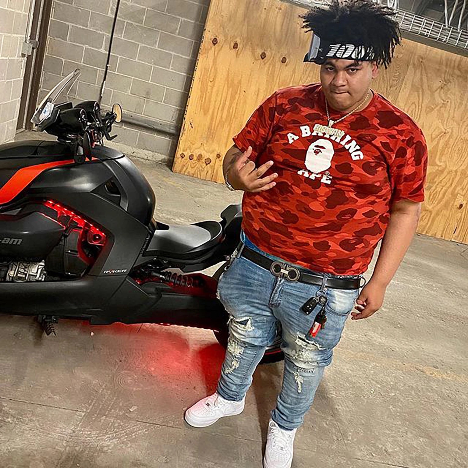 rapper 19 tuoi bi ban chet khi dang ngu cu dan khu vuc khong khoi bang hoang 2 copy