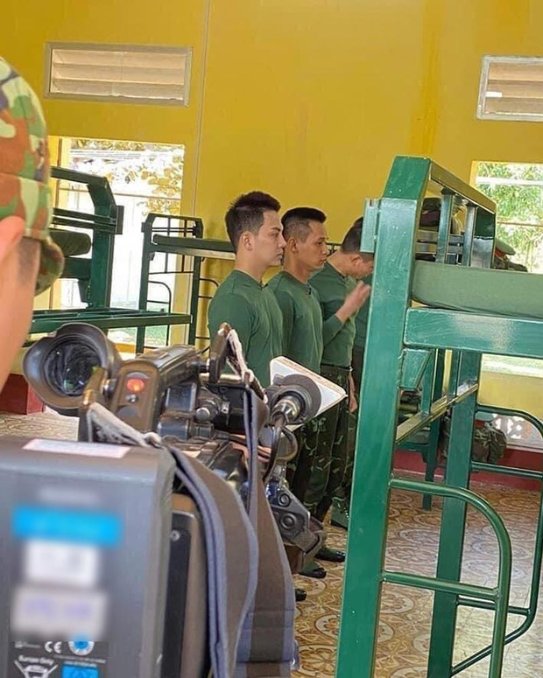 lo dien 8 thanh vien sao nhap ngu mua moi cac vua muoi do mixi hoa minzy va minh tu co mat5