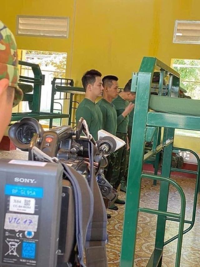 sao nhap ngu 2021 toc truong do mixi tap hanh quan cham chi bieu cam nghiem tuc khien fan phi cuoi2 sao nhap ngu 2021 toc truong do mixi tap hanh quan cham chi bieu cam nghiem tuc khien fan phi cuoi2