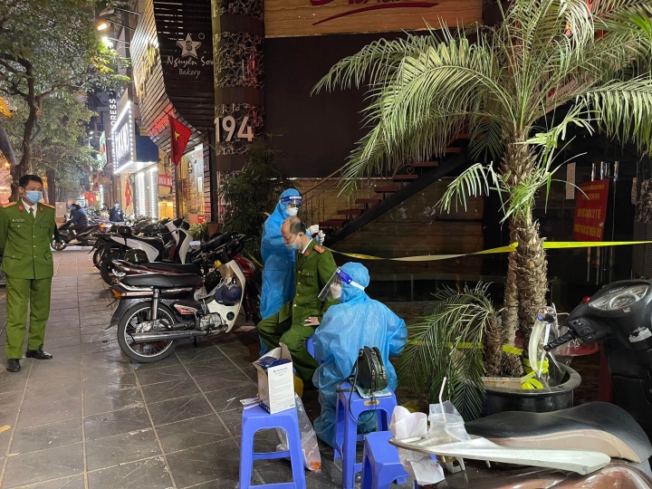 ha noi kiem tra quan nhau phat hien 4 ca test nhanh duong tinh voi sars cov 2 1 ha noi kiem tra quan nhau phat hien 4 ca test nhanh duong tinh voi sars cov 2 1