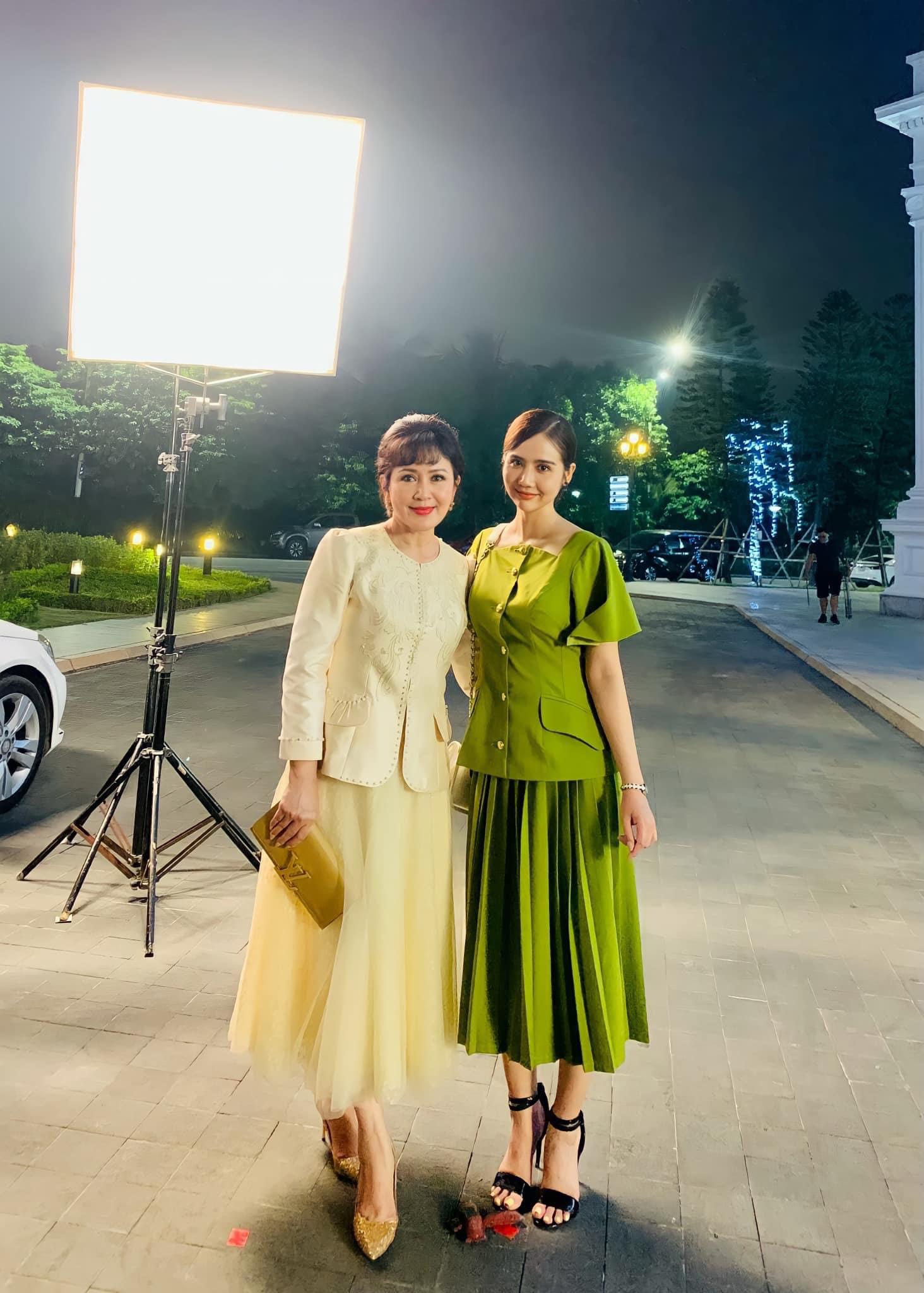 huyen lizzie tiet lo tu dinh hinh phong cach thoi trang cho van trang trong thuong ngay nang ve6 huyen lizzie tiet lo tu dinh hinh phong cach thoi trang cho van trang trong thuong ngay nang ve6