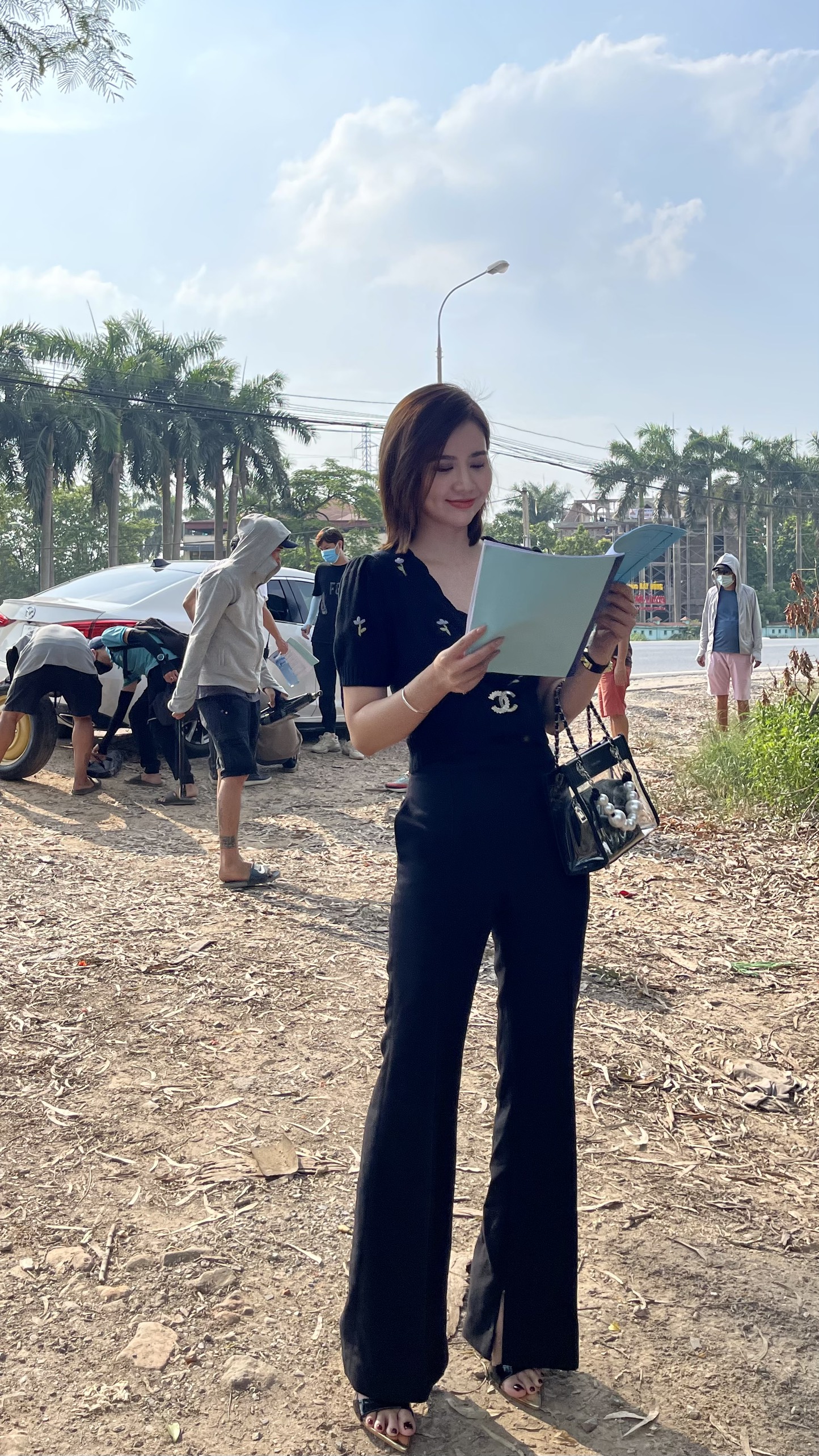 huyen lizzie tiet lo tu dinh hinh phong cach thoi trang cho van trang trong thuong ngay nang ve8 huyen lizzie tiet lo tu dinh hinh phong cach thoi trang cho van trang trong thuong ngay nang ve8