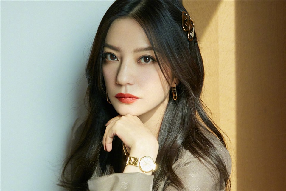 showbiz hoa ngu nam 2021 dan sao dinh dam chao dao voi lan song phong sat7 showbiz hoa ngu nam 2021 dan sao dinh dam chao dao voi lan song phong sat7