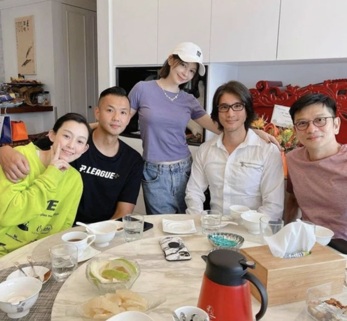 xon xao tin don vuong luc hoanh lo clip quan he tap the phan hoi tu vo cu gay chu y3 xon xao tin don vuong luc hoanh lo clip quan he tap the phan hoi tu vo cu gay chu y3