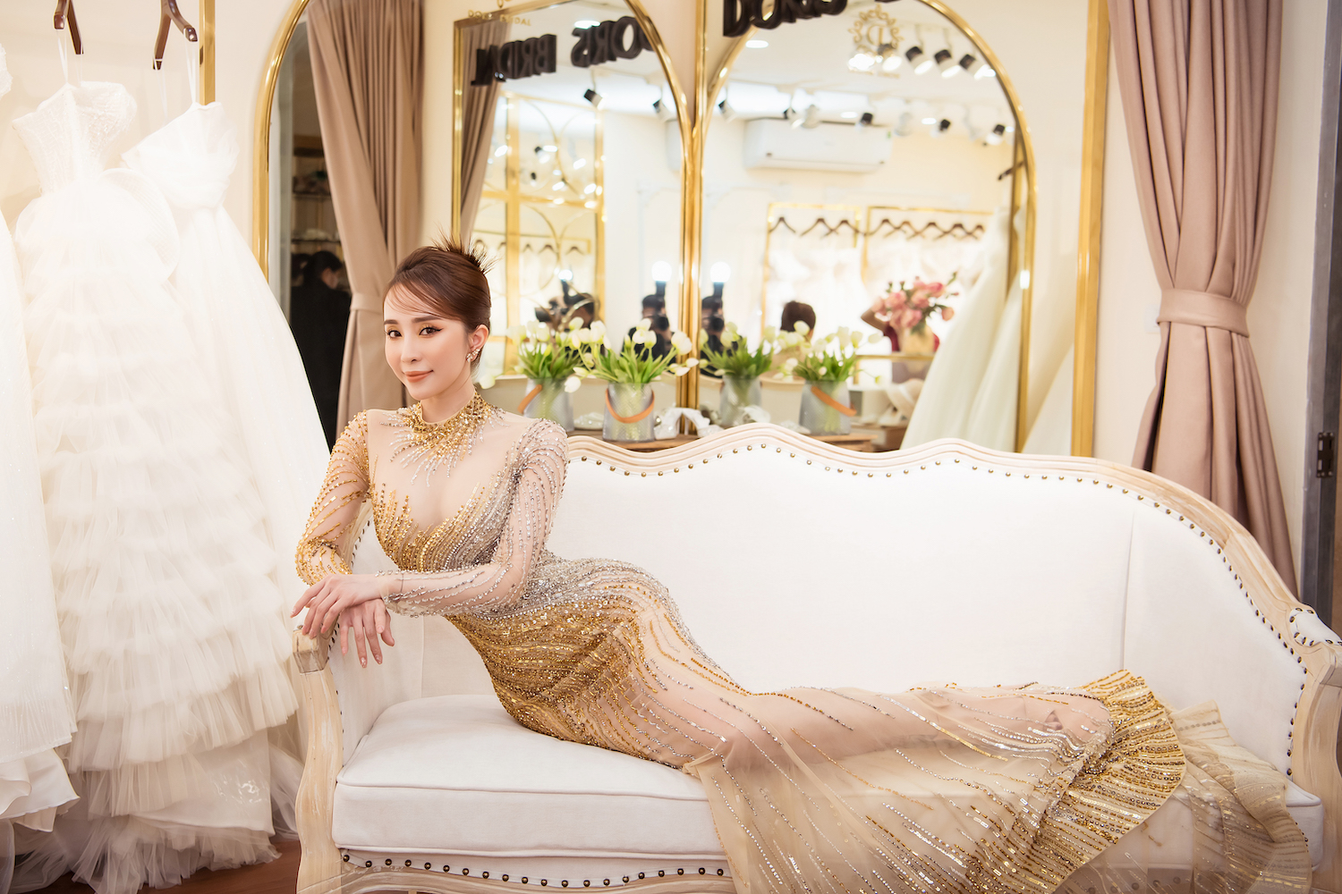 quynh nga khoe sac voc nang tien ca sanh doi ben dien vien viet anh du su kien1 quynh nga khoe sac voc nang tien ca sanh doi ben dien vien viet anh du su kien1
