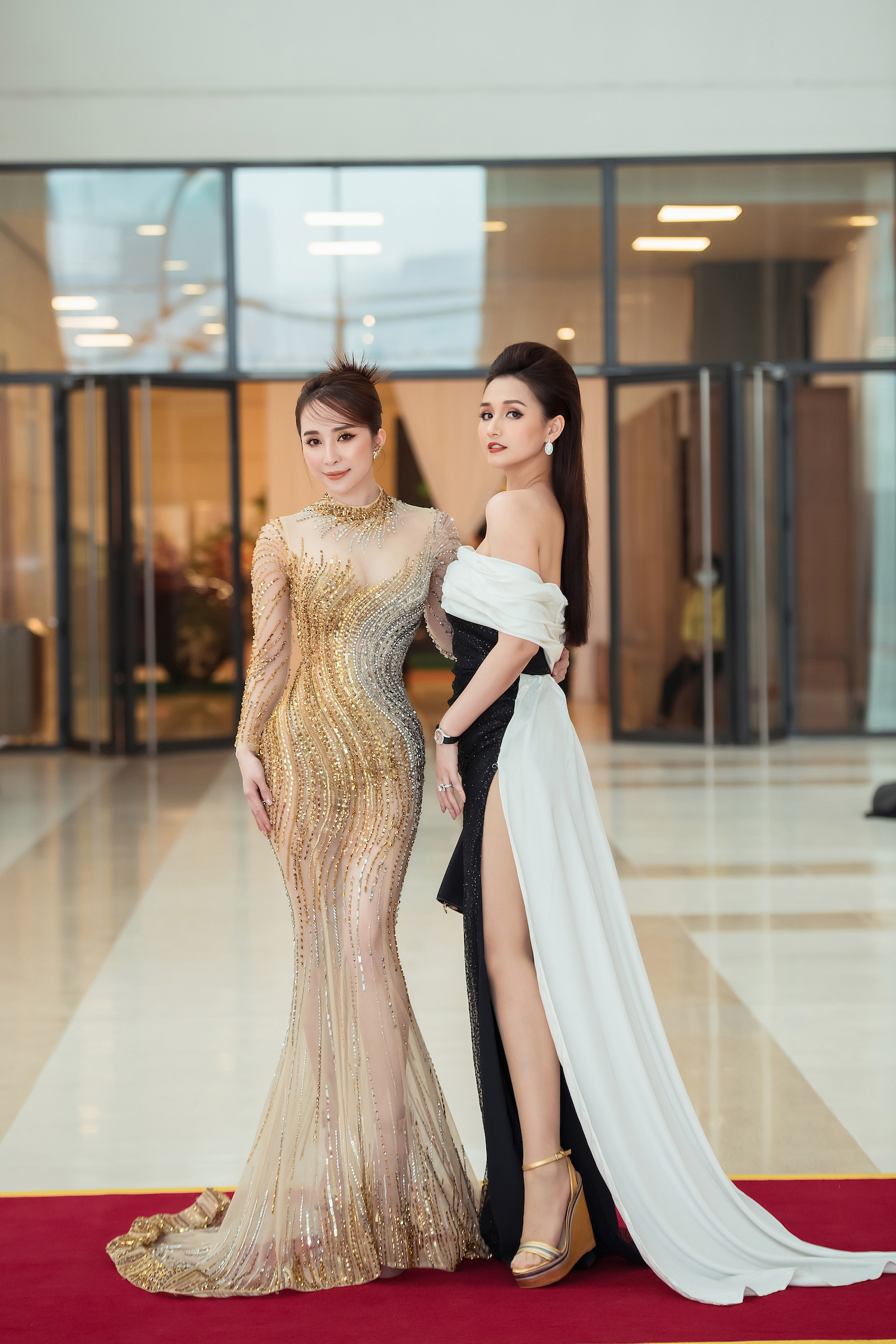 quynh nga khoe sac voc nang tien ca sanh doi ben dien vien viet anh du su kien4 quynh nga khoe sac voc nang tien ca sanh doi ben dien vien viet anh du su kien4