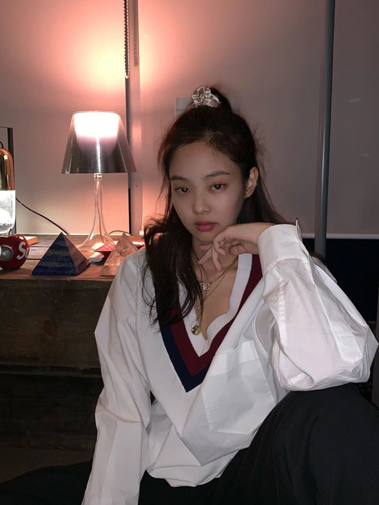 jennie blackpink voi loat kieu toc cho mat tron bau binh don gian nhung lai thanh hot trend10 jennie blackpink voi loat kieu toc cho mat tron bau binh don gian nhung lai thanh hot trend10