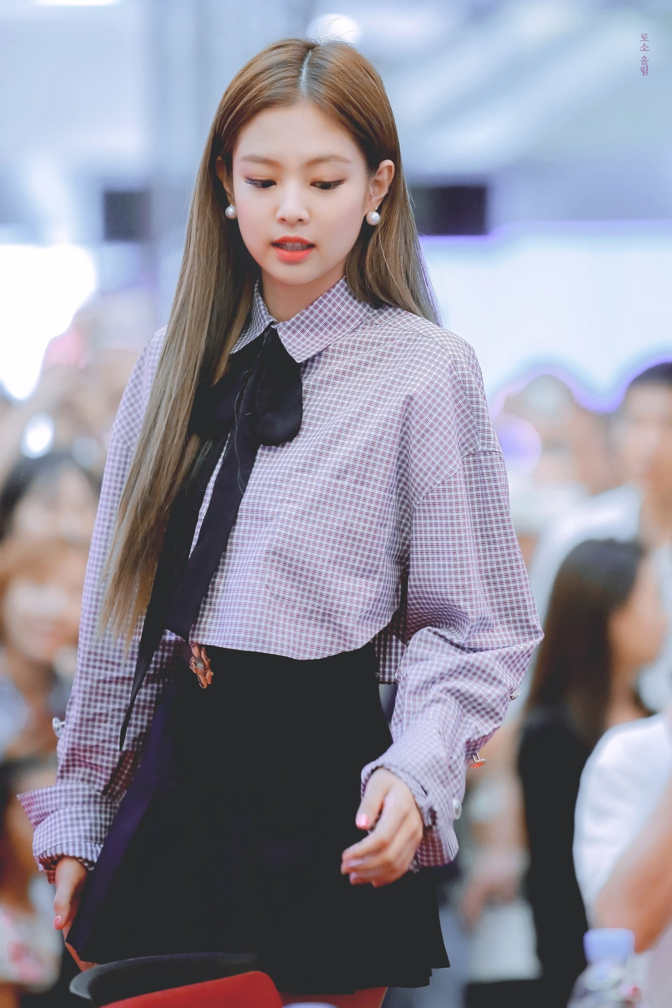 jennie blackpink voi loat kieu toc cho mat tron bau binh don gian nhung lai thanh hot trend3 jennie blackpink voi loat kieu toc cho mat tron bau binh don gian nhung lai thanh hot trend3