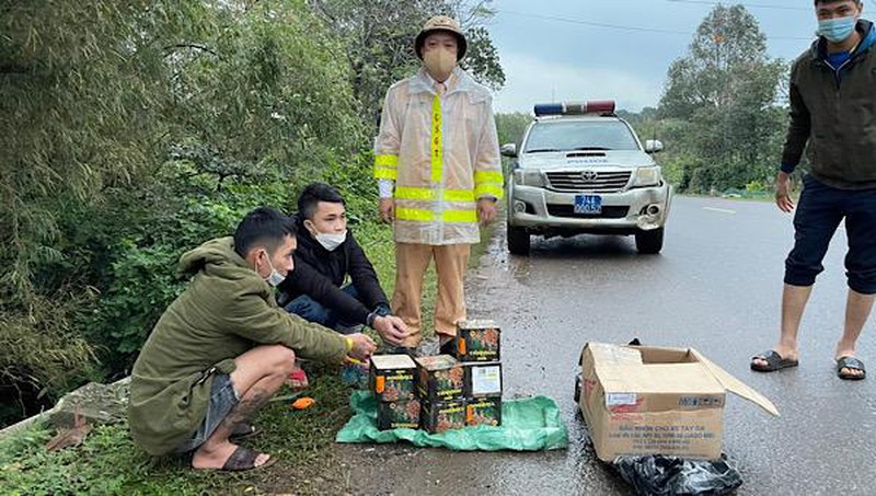 quang tri bat giu doi tuong van chuyen trai phep 20 kg phao no1 quang tri bat giu doi tuong van chuyen trai phep 20 kg phao no1