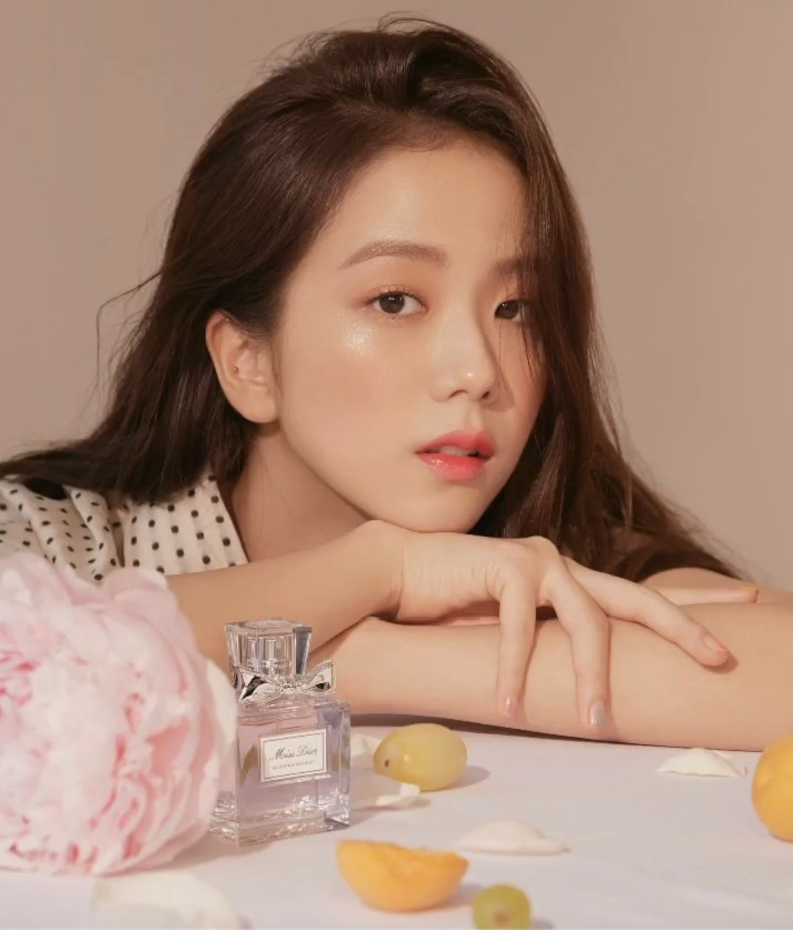 hoc jisoo blackpink nhung kieu trang diem than thanh don gian nhung co hieu ung tuyet voi1