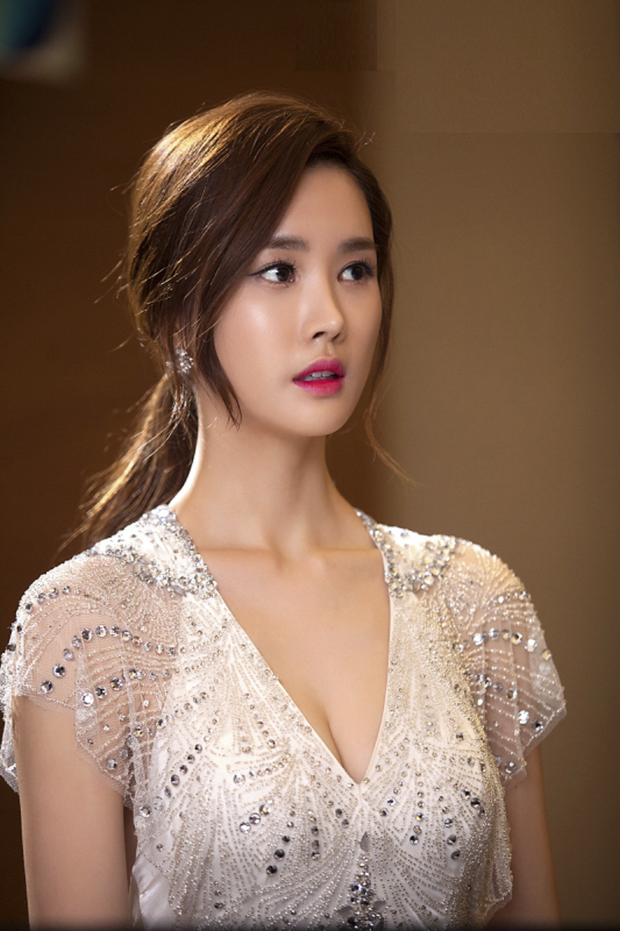 my nhan dao keo xu han lee da hee bat ngo livestream ban my pham gia re3 my nhan dao keo xu han lee da hee bat ngo livestream ban my pham gia re3