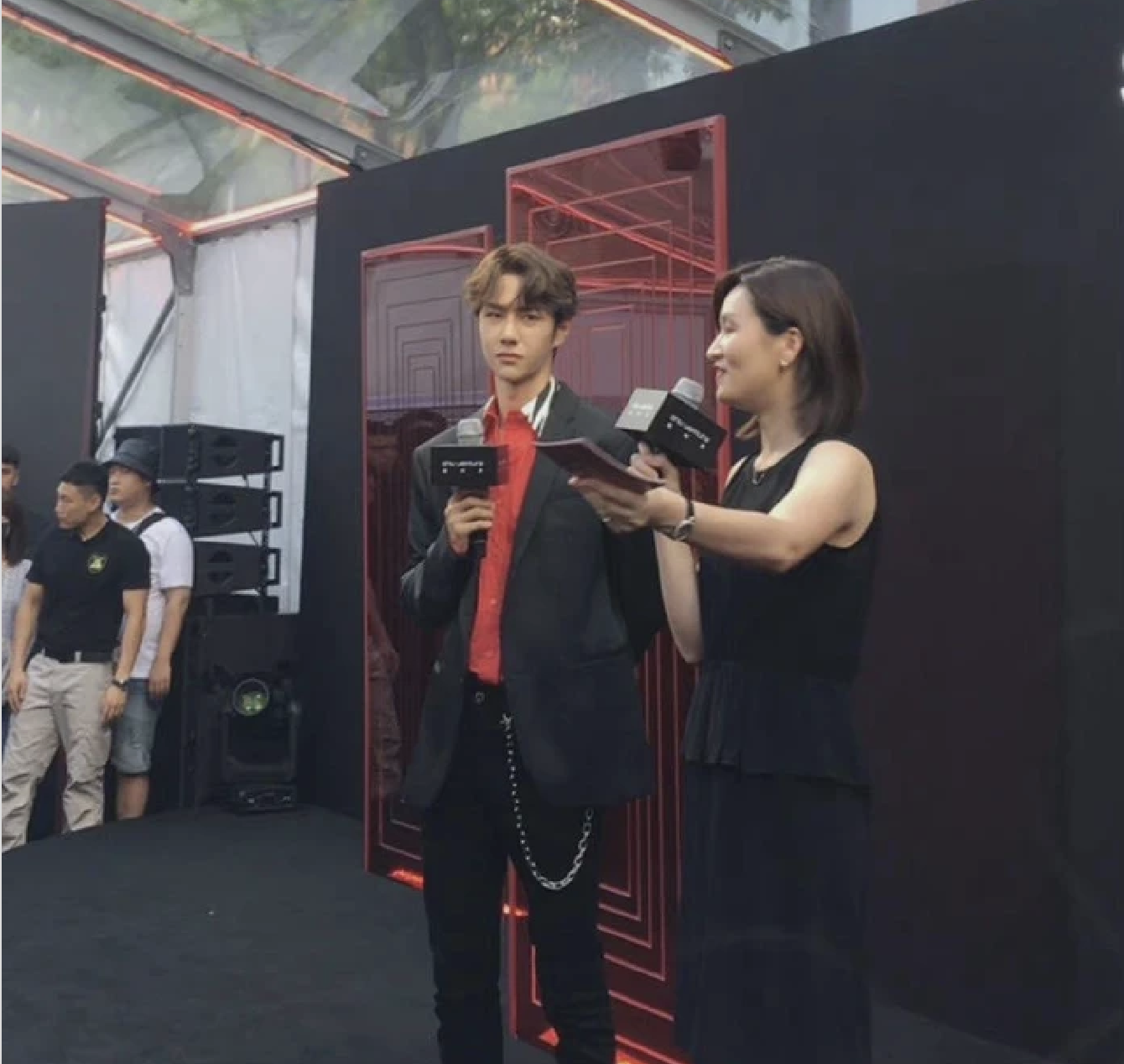 tin tuc sao hoa ngu moi nhat ngay 9 1 2022 vuong nhat bac leo hotsearch nho hinh anh chup camera thuong1