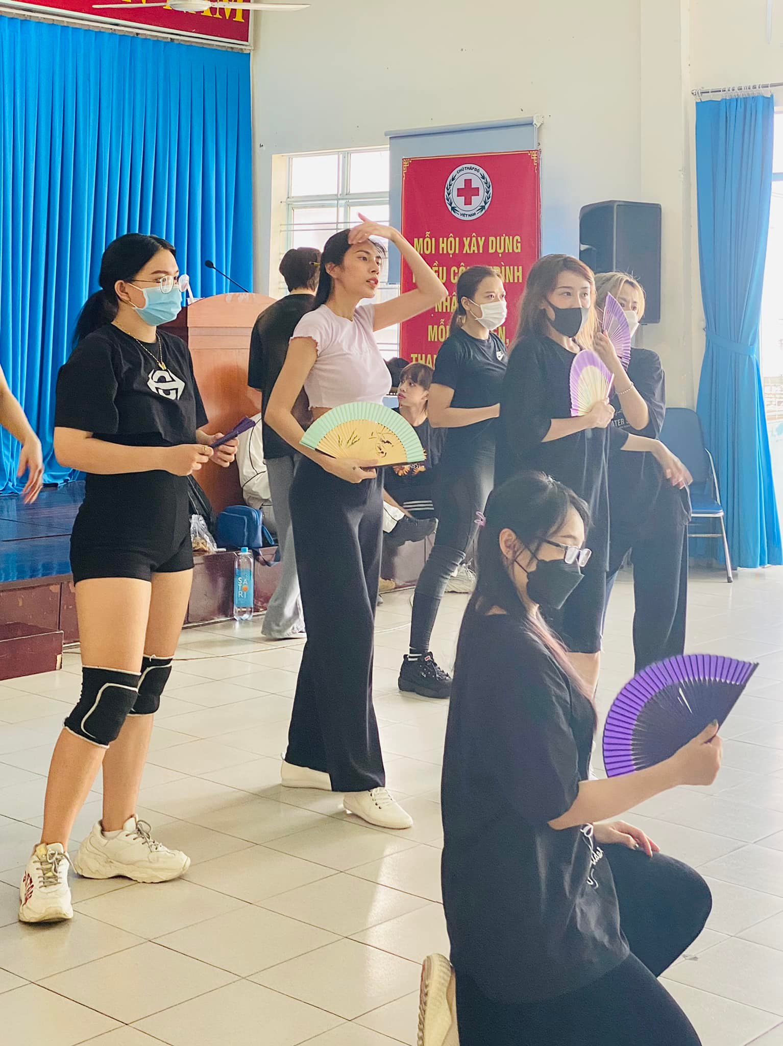 thuy tien xuat hien goi cam hau lum xum tu thien duoc du doan sap tro lai showbiz viet3 thuy tien xuat hien goi cam hau lum xum tu thien duoc du doan sap tro lai showbiz viet3