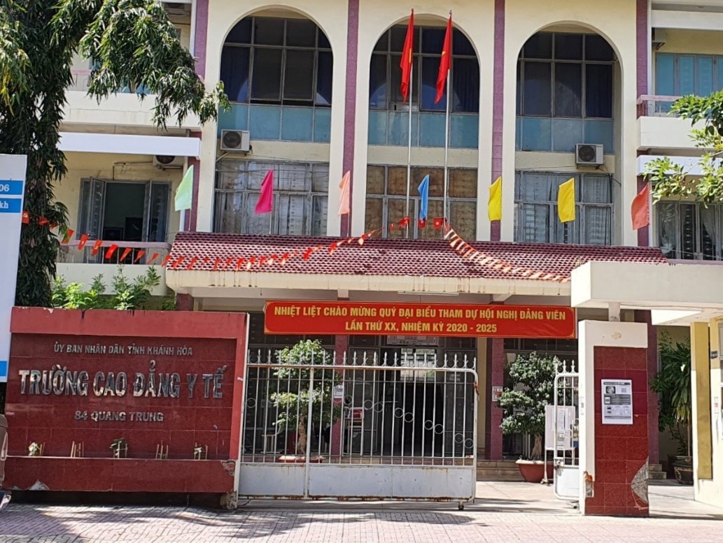 khanh hoa khoi to 2 cuu hieu truong vi thu hoc phi le phi sai quy dinh khanh hoa khoi to 2 cuu hieu truong vi thu hoc phi le phi sai quy dinh