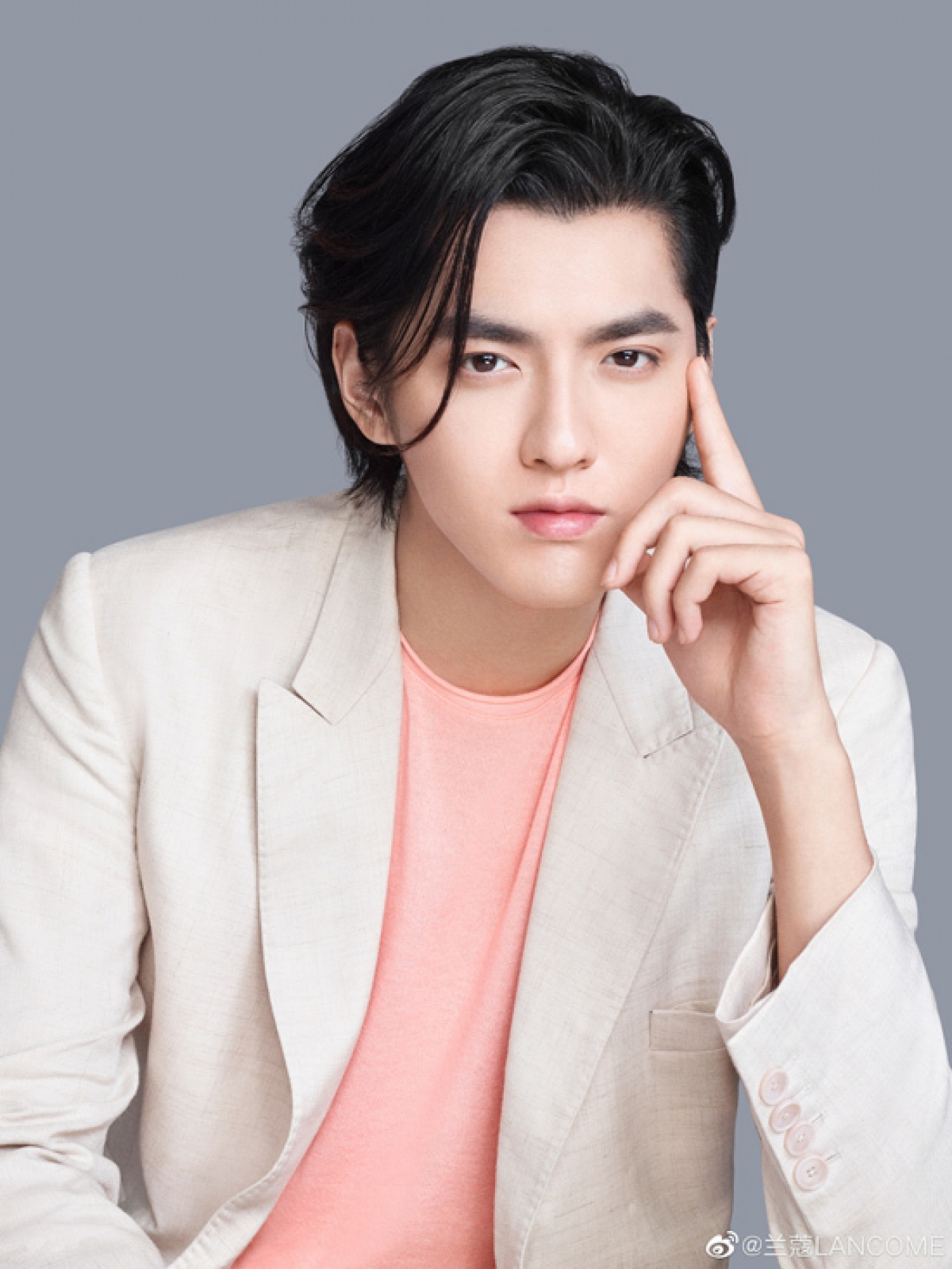 xon xao hinh anh ngo diec pham lo nong cam ngoai hinh phat tuong sau thoi gian bi tam giam3