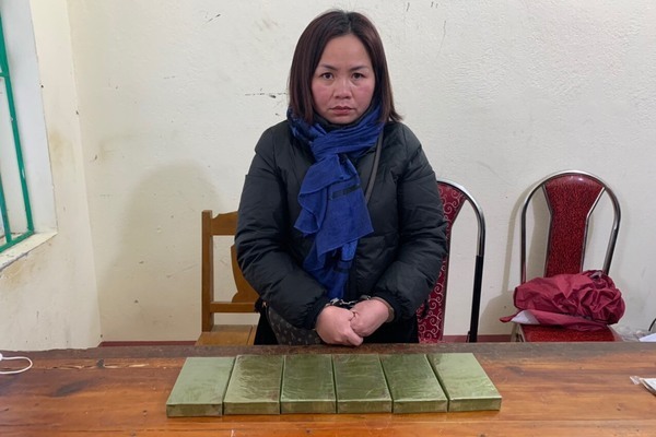 cao bang bat giu nu giao vien mua ban trai phep 6 banh heroin1