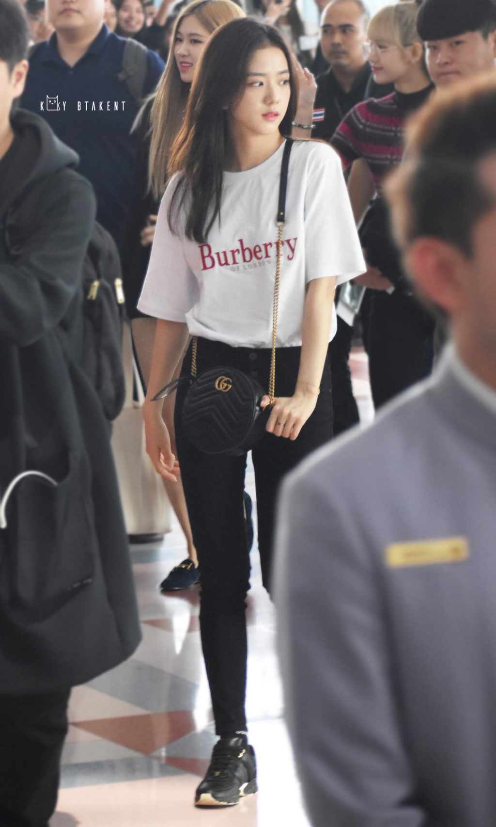 hanh trinh bien hoa phong cach cua jisoo blackpink tu nhat nhoa den vien ngoc toa sang1 hanh trinh bien hoa phong cach cua jisoo blackpink tu nhat nhoa den vien ngoc toa sang1