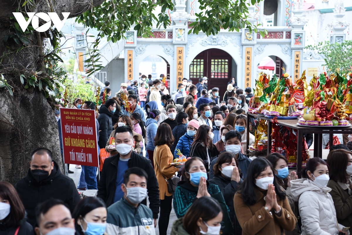 bac ninh tam dung don khach tai den ba chua kho tu 5 2