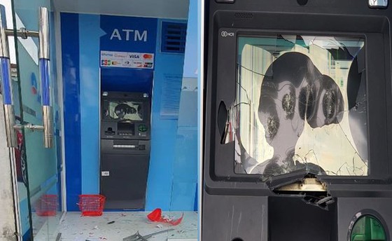 ha tinh khoi to nguoi dan ong say ruou roi dap pha may atm2 ha tinh khoi to nguoi dan ong say ruou roi dap pha may atm2