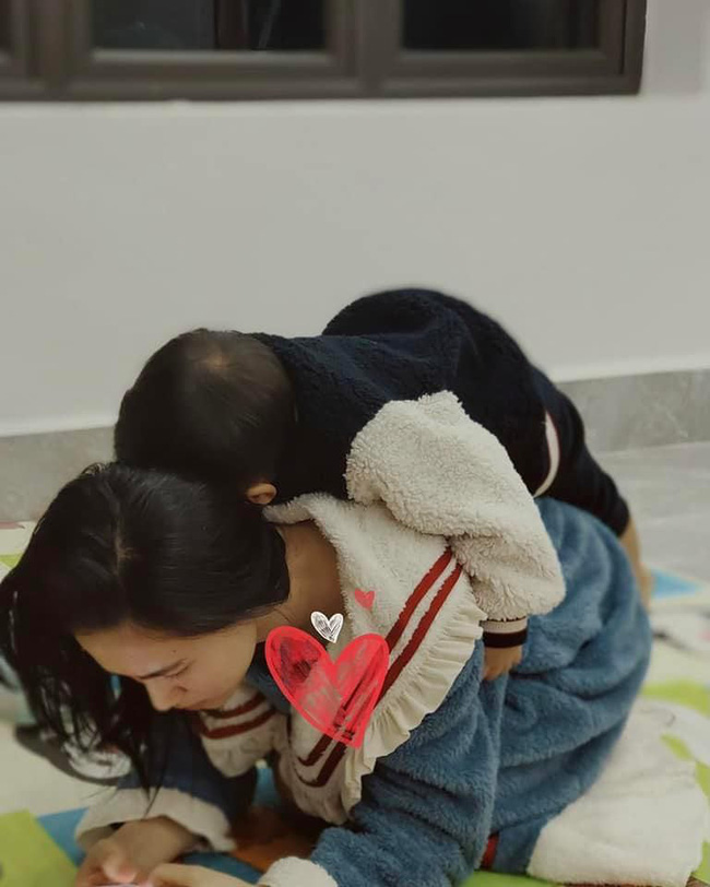 hau chia tay ban trai thieu gia hoa minzy gui loi nhan den con trai gay xuc dong3