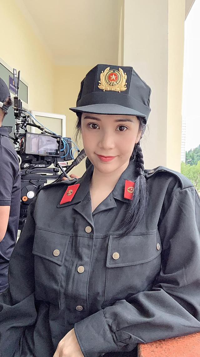 thanh bi thoat mac gai hu hoa than vao vai thieu uy xinh dep trong bao ngam2 thanh bi thoat mac gai hu hoa than vao vai thieu uy xinh dep trong bao ngam2