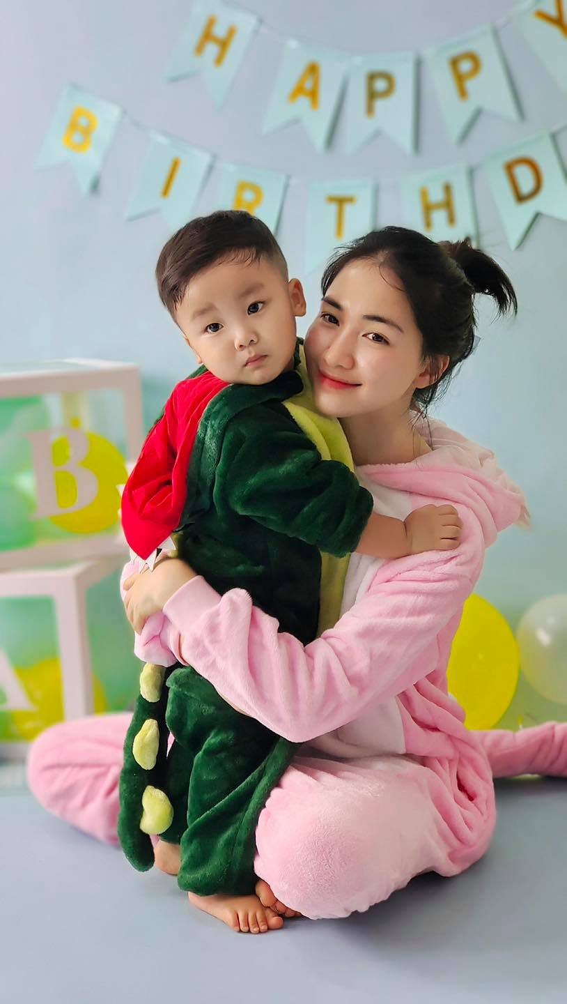 bi chat van bo be con di quay sao nhap ngu hoa minzy len tieng4 bi chat van bo be con di quay sao nhap ngu hoa minzy len tieng4