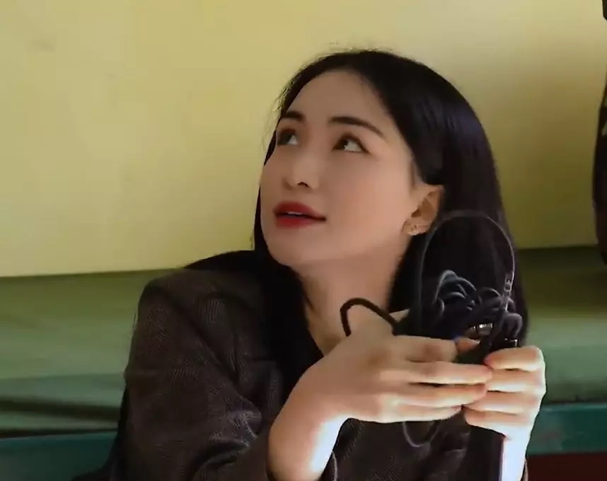 sao nhap ngu 2022 hoa minzy khoe visual xuat sac cara phuong cung khong kem canh6 copy sao nhap ngu 2022 hoa minzy khoe visual xuat sac cara phuong cung khong kem canh6 copy