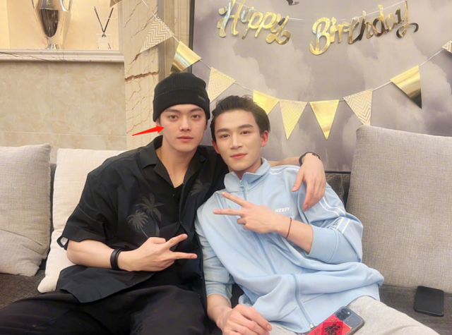 tin tuc sao hoa ngu moi nhat ngay 7 3 2022 ly a bang xuat hien cung hon the dang mang bau3