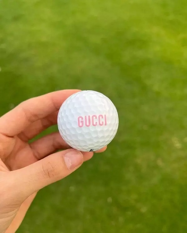 thoi trang danh golf da dang cua hien ho luc dang yeu khi cuc ky sang chanh6