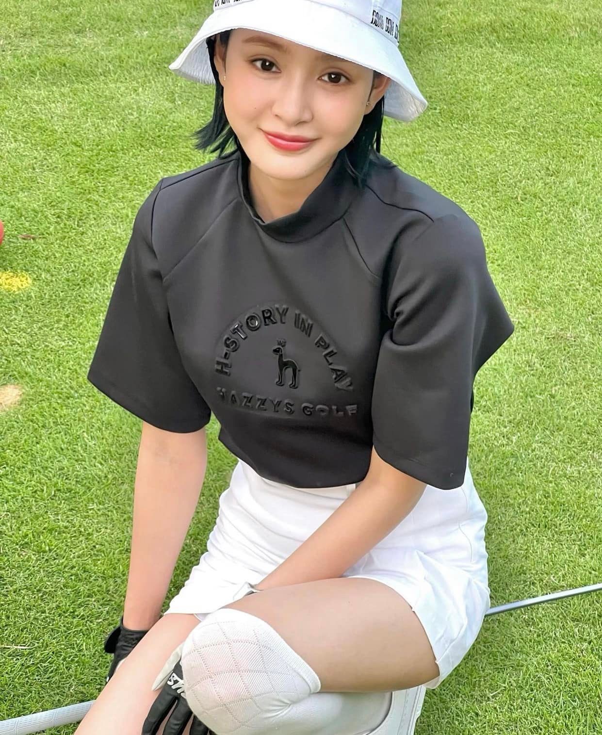 thoi trang danh golf da dang cua hien ho luc dang yeu khi cuc ky sang chanh8