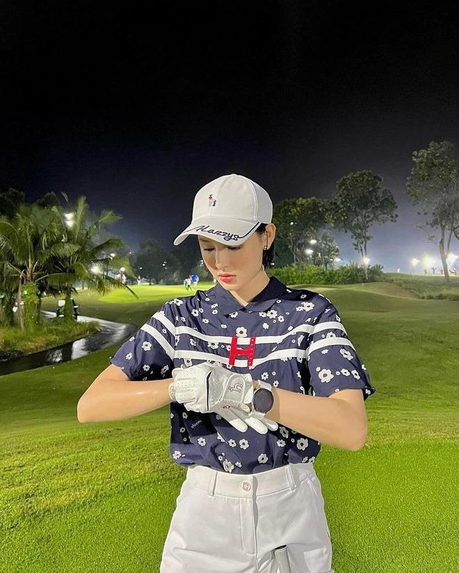 thoi trang danh golf da dang cua hien ho luc dang yeu khi cuc ky sang chanh9