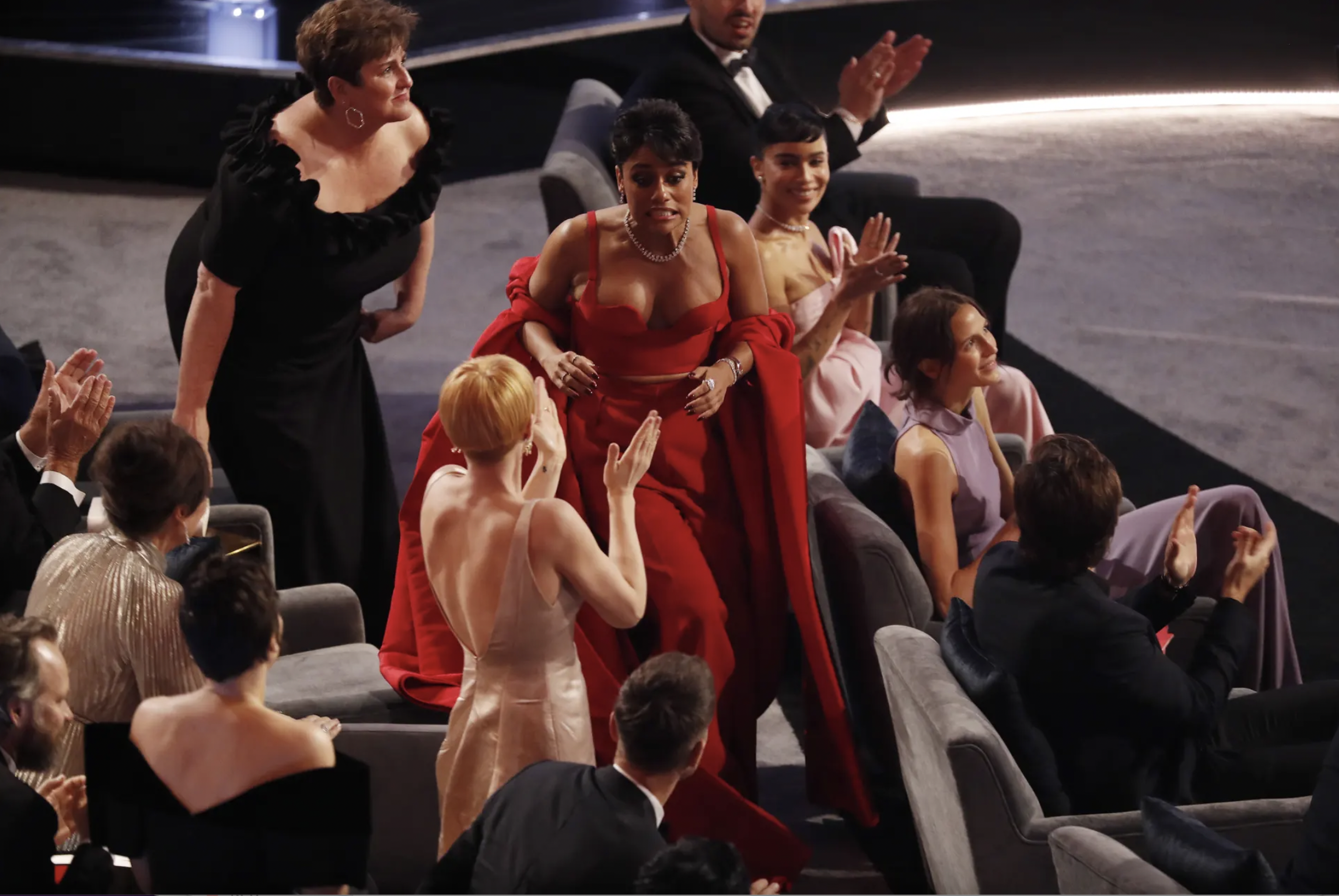 nhung khoanh khac an tuong tai le trao giai oscar 2022 15