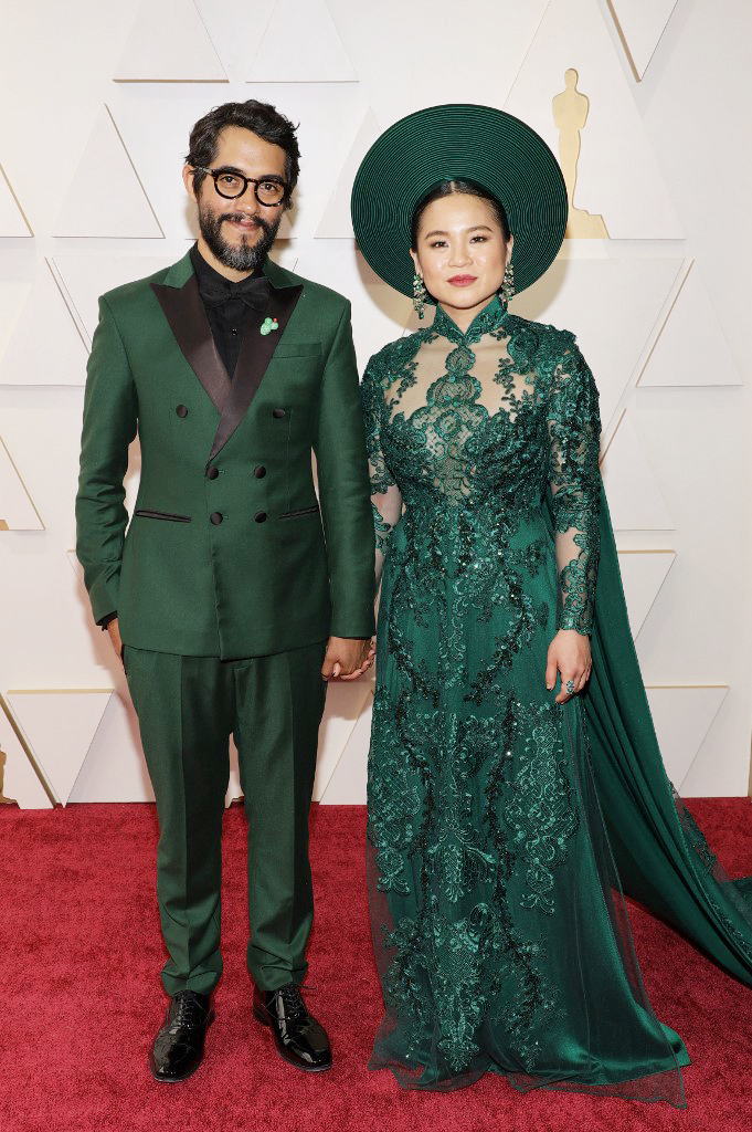 nu dien vien goc viet dien ao dai tai le trao giai oscar 2022 1 nu dien vien goc viet dien ao dai tai le trao giai oscar 2022 1