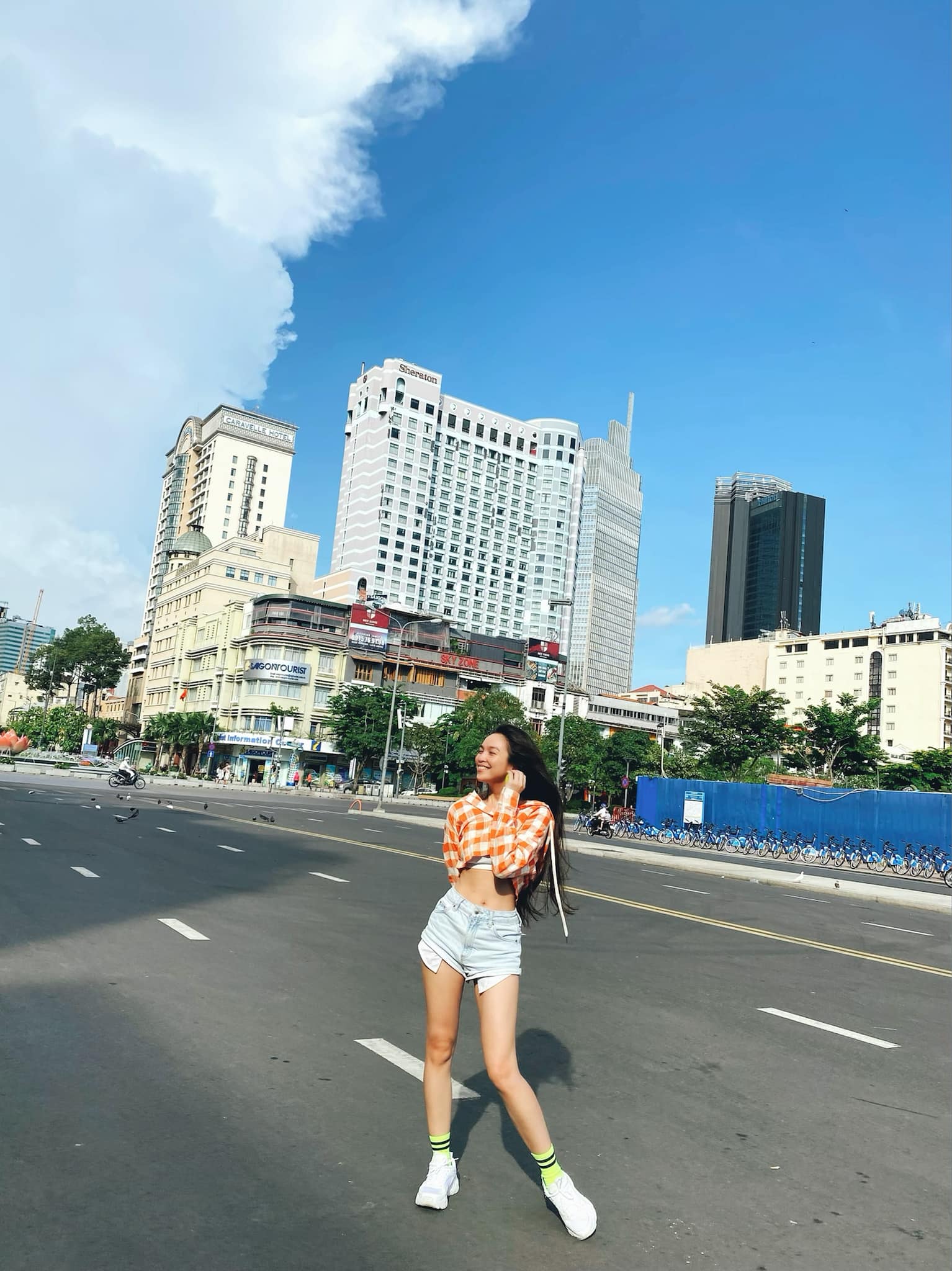 phong cach thoi trang cua hien thuc don gian nang dong nhung khong he nham chan4 phong cach thoi trang cua hien thuc don gian nang dong nhung khong he nham chan4
