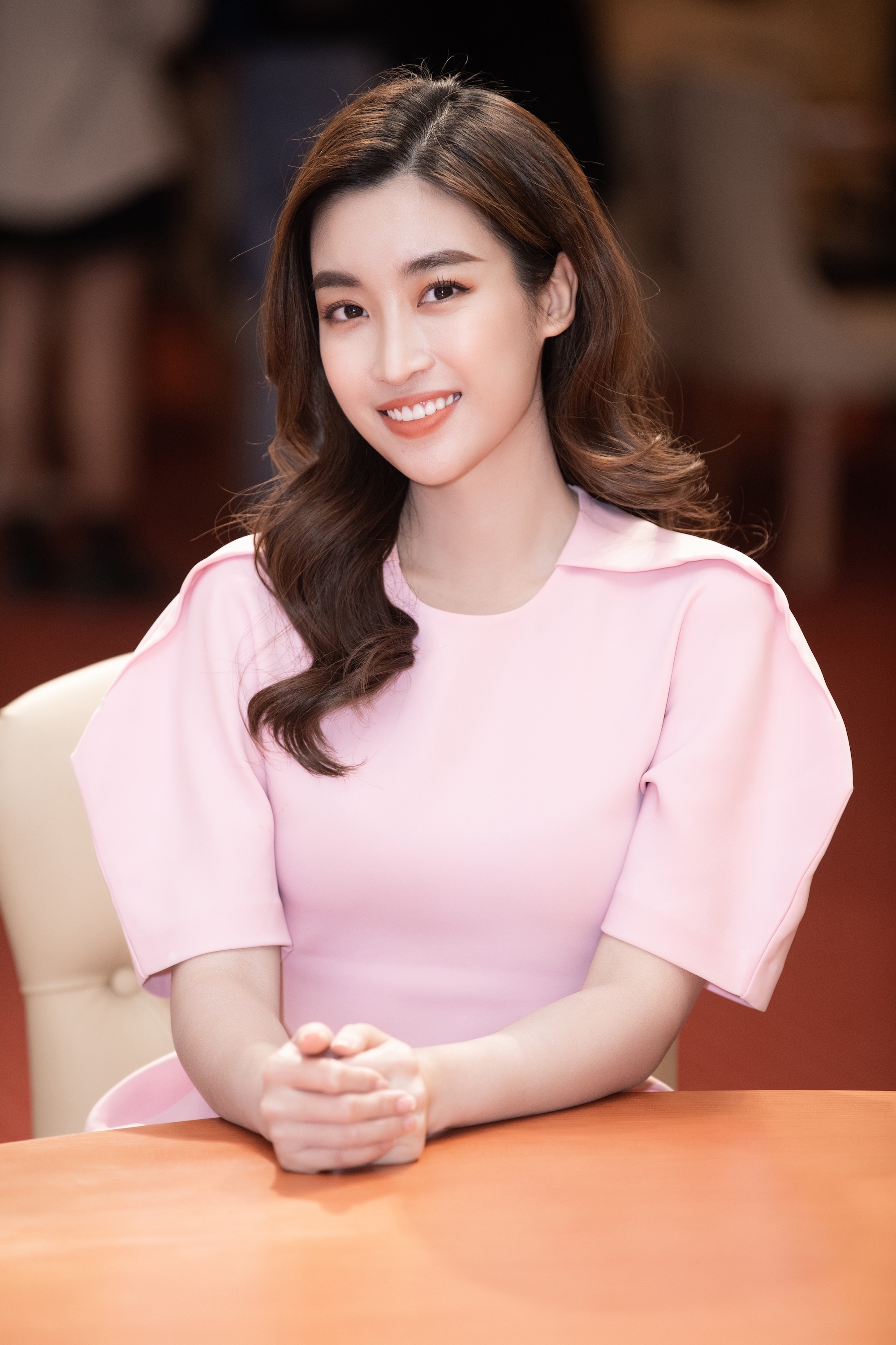 thi sinh miss world vietnam 2022 va dan hau khong kim duoc nuoc mat trong buoi training catwalk dau tien6 thi sinh miss world vietnam 2022 va dan hau khong kim duoc nuoc mat trong buoi training catwalk dau tien6