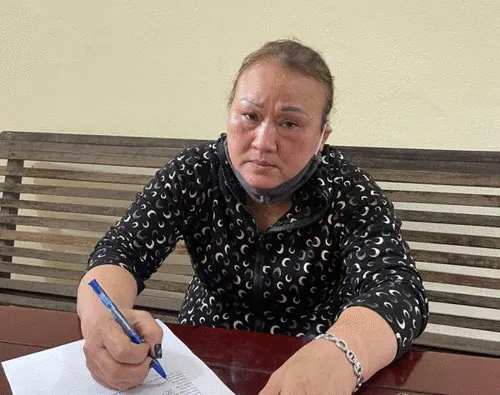 nghe an bat giu nu quai nguy trang 2kg ma tuy trong tui hoa qua11 nghe an bat giu nu quai nguy trang 2kg ma tuy trong tui hoa qua11